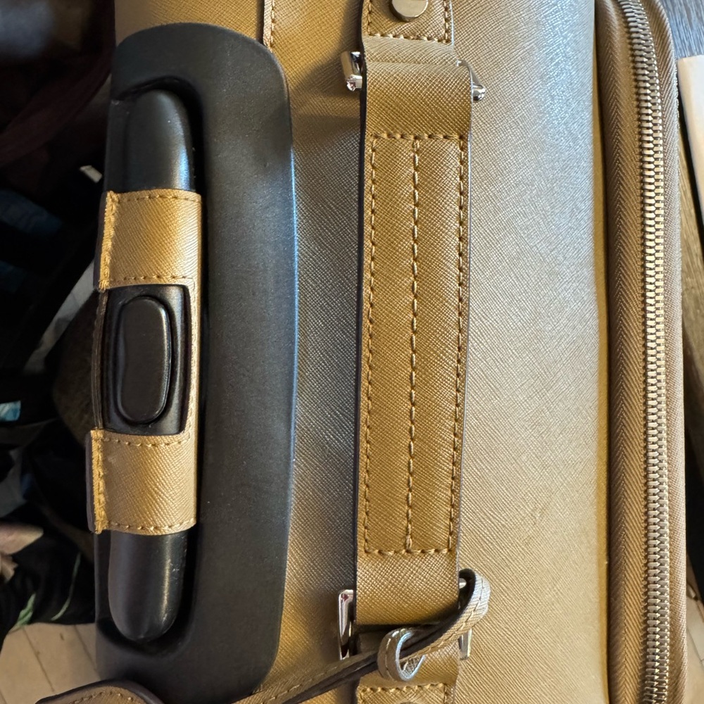 Henri Bendel carry on luggage. Great used condition. - Picture 8 of 11